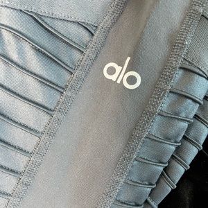 Dark Grey Alo Leggings